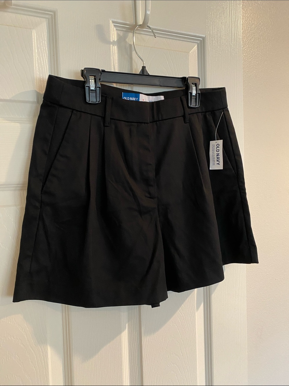 NWT Old Navy Black Pleated Tailored Trouser Shorts